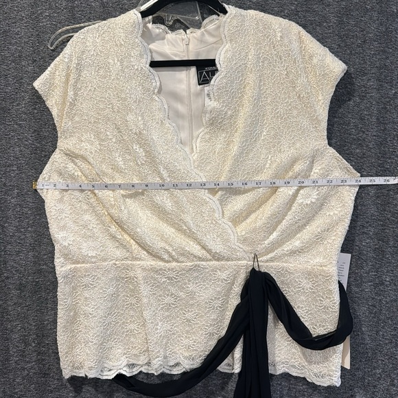 Alex evenings, ivory lace, formal faux wrap plus size top 3X NWT - Picture 10 of 13